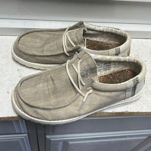 Dude shoes Wally linen natural khaki color size 9
